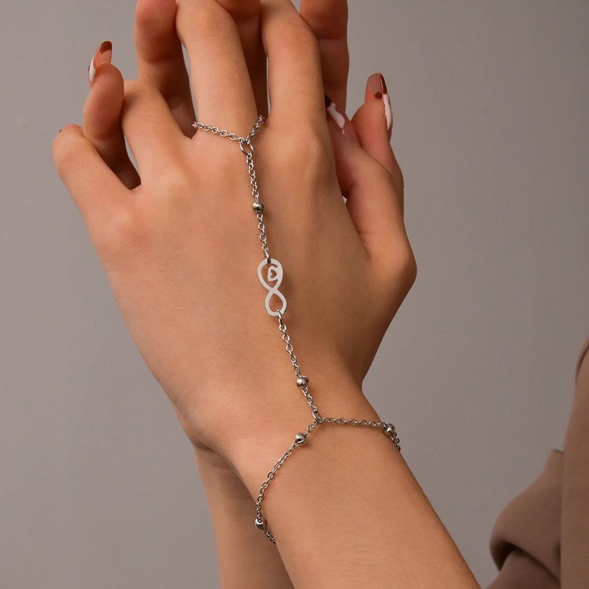 Hand Chain n° 4